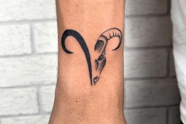 Tattoo mit dem Sternzeichen Widder