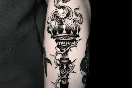 Fackel Tattoo bedeutung