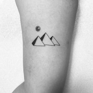 Pyramide Tattoo bedeutung