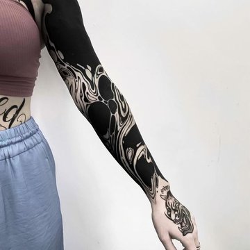 blackwork tattoo Männer