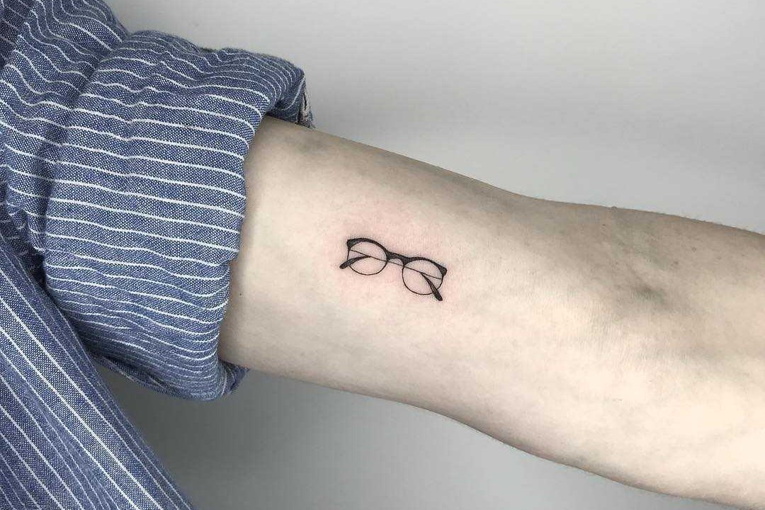 Brille Tattoo bedeutung
