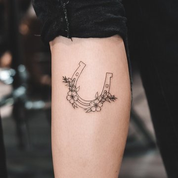 hufeisen tattoo bedeutung