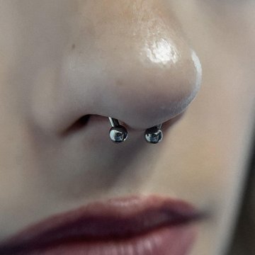 Body piercing apprenticeship in Berlin