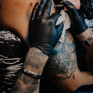 Wie wählt man ein Tattoostudio