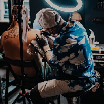 Wie wählt man ein Tattoostudio