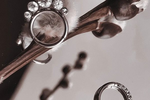Body piercing apprenticeship in Berlin