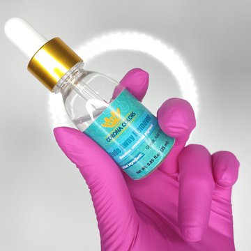 Entfernung von Permanent Make-up mit Remover