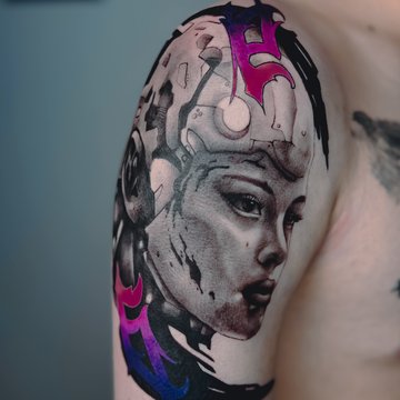 Farbiges Tattoo am Arm