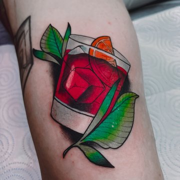 Farbiges Tattoo am Arm