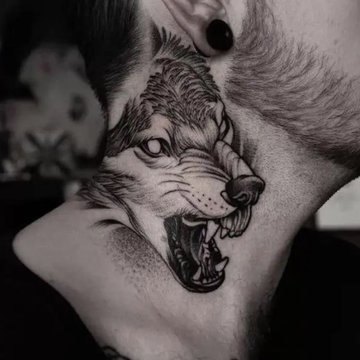 Tattoos am Hals