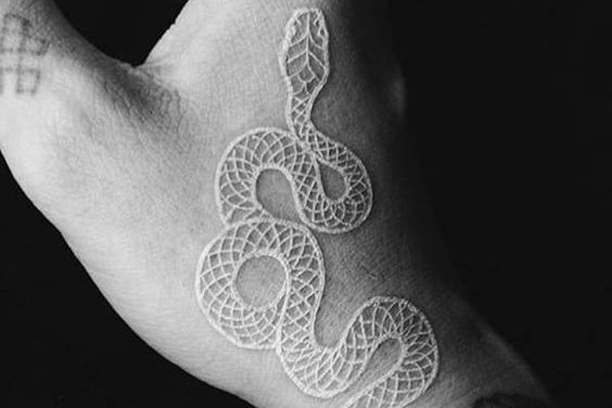 Weiße Tattoos