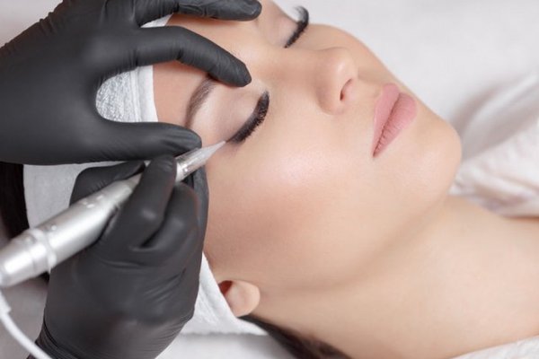 Warum Permanent Make-up in einem Studio gemacht werden sollte