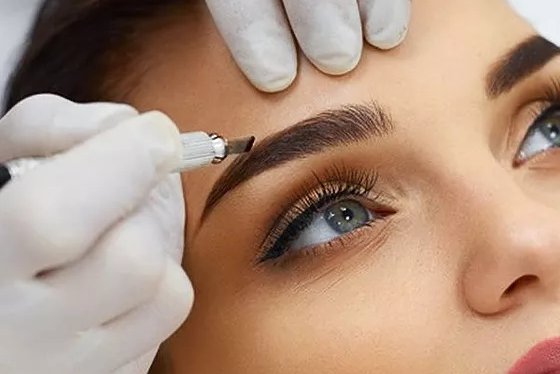 Der Unterschied zwischen Permanent Make-up und Augenbrauen Tattoo