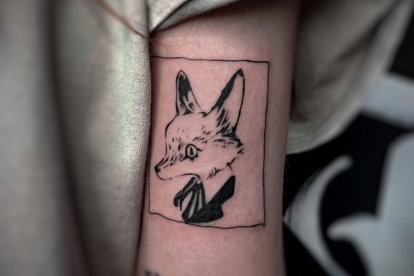 Frauenarm-Tattoos