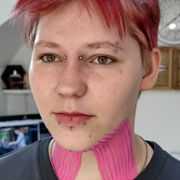 Gesichtspiercing