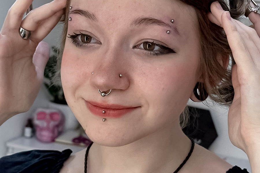 arten von augenbrauen piercing