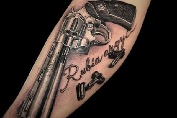 Revolver Tattoo bedeutung