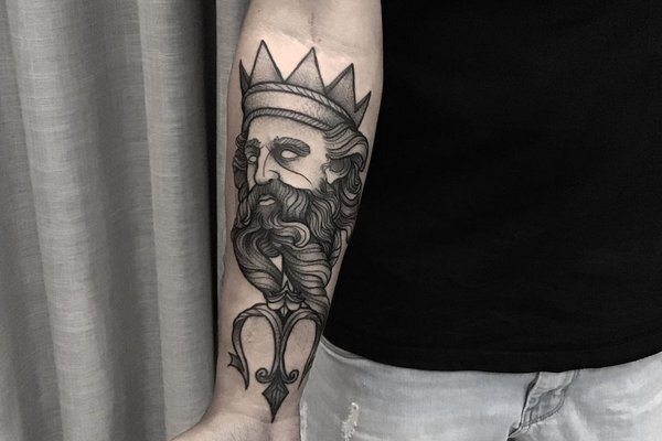 poseidon dreizack tattoo bedeutung