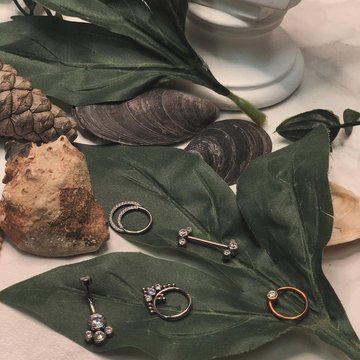 Wie man Schmuck für Piercings wählt