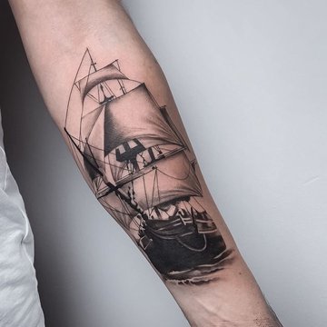 Schwarz-weißes oder farbiges Tattoo?